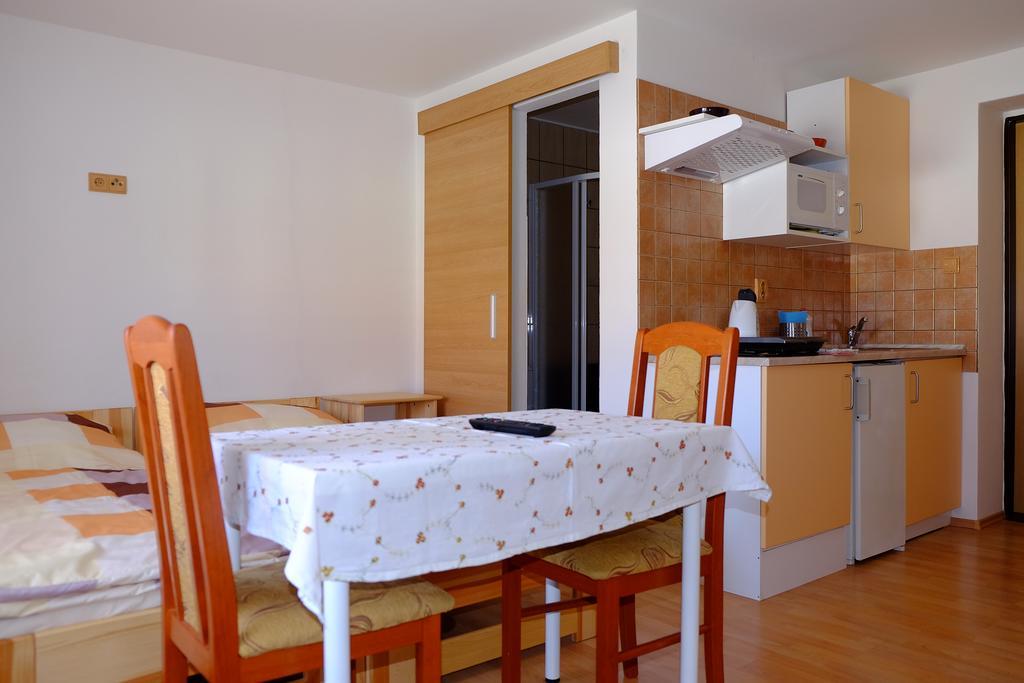 Ubytovani U Maminky Guest House Lednice Bagian luar foto