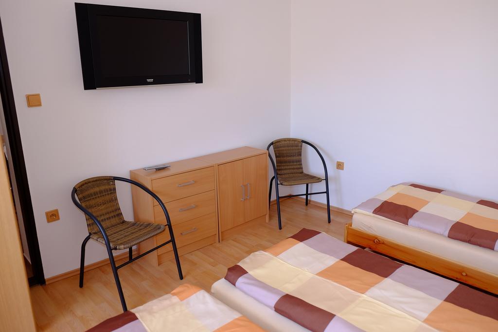 Ubytovani U Maminky Guest House Lednice Bagian luar foto