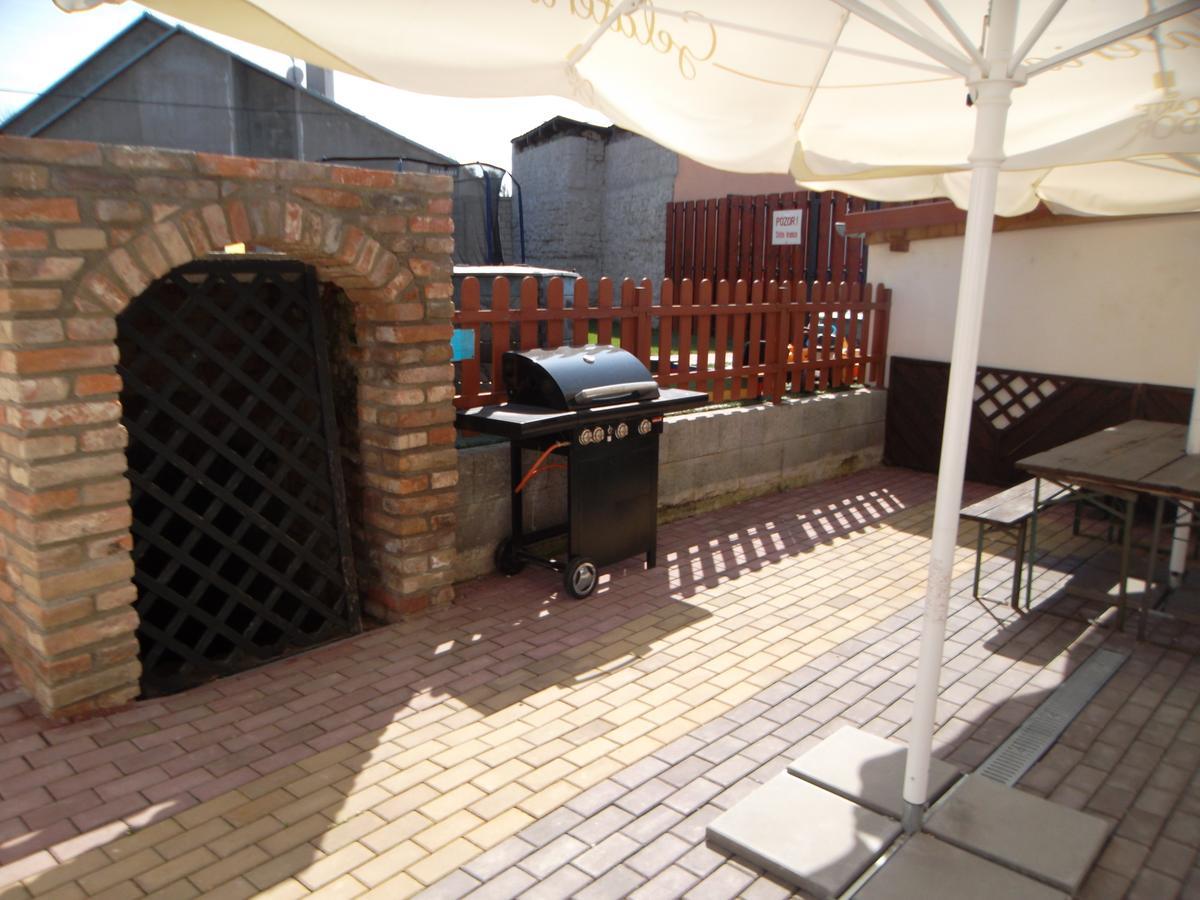 Ubytovani U Maminky Guest House Lednice Bagian luar foto