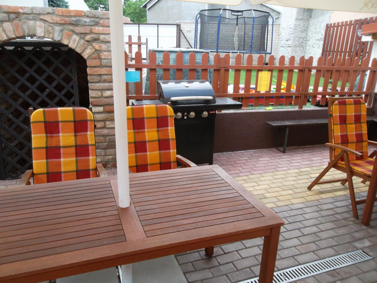 Ubytovani U Maminky Guest House Lednice Bagian luar foto