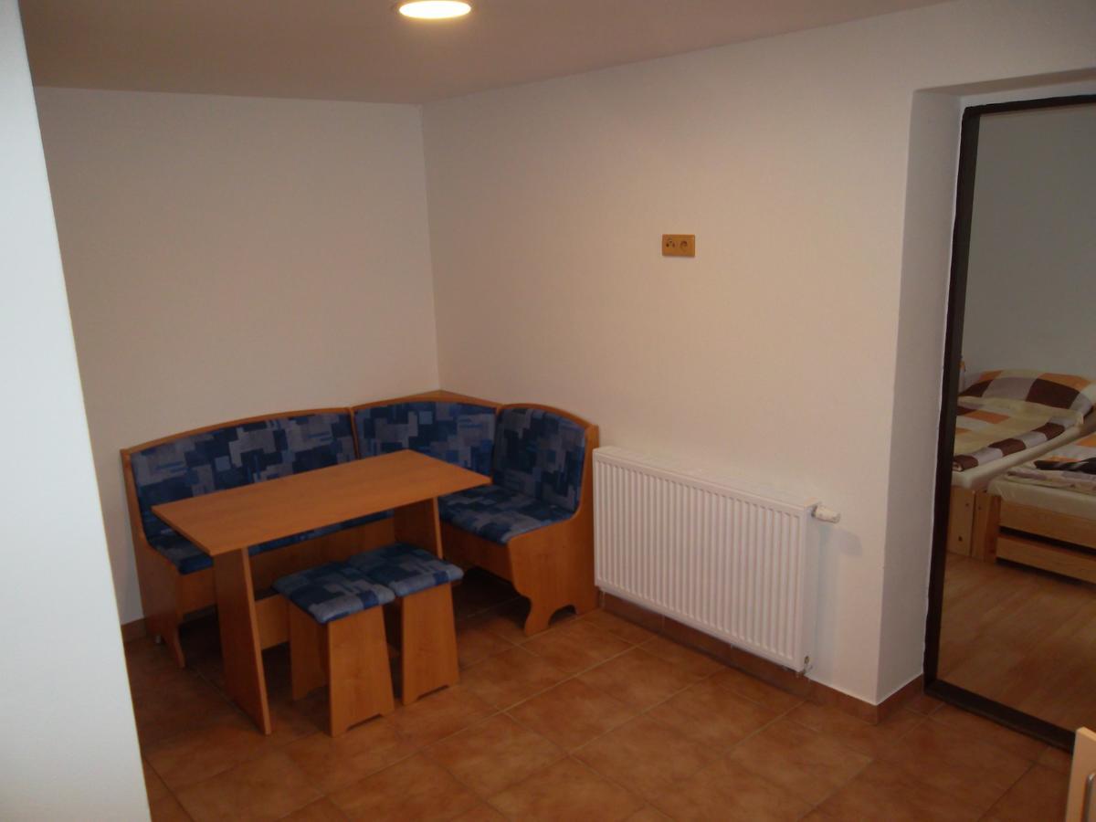 Ubytovani U Maminky Guest House Lednice Bagian luar foto