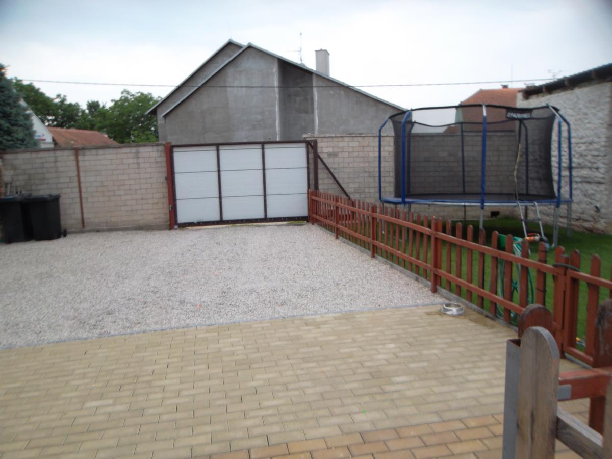 Ubytovani U Maminky Guest House Lednice Bagian luar foto